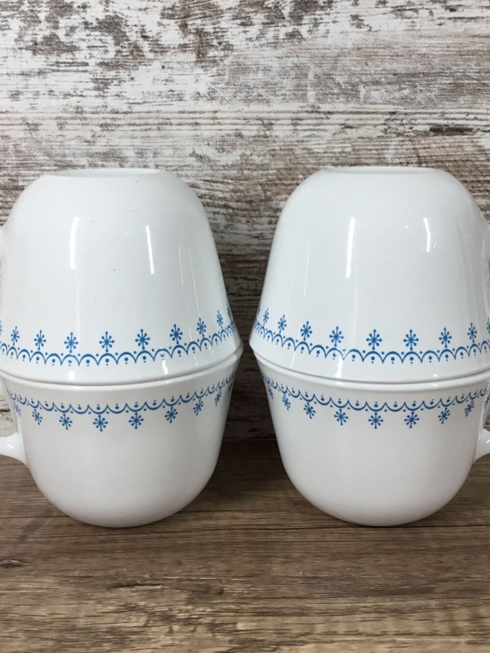 Set of 4 Vintage Corelle Corning Snowflake Blue Garland Pattern Coffee Cups